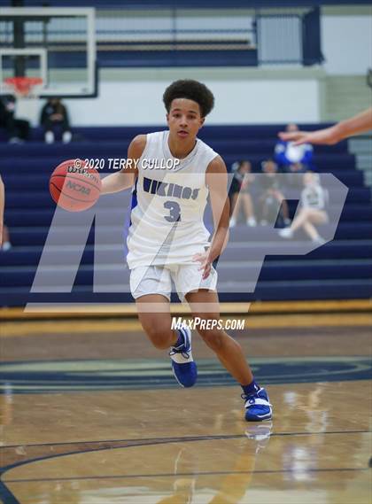 Thumbnail 2 in Farmington vs. Pleasant Grove (CC Winter Invitational) photogallery.