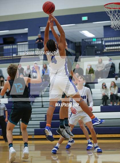 Thumbnail 1 in Farmington vs. Pleasant Grove (CC Winter Invitational) photogallery.