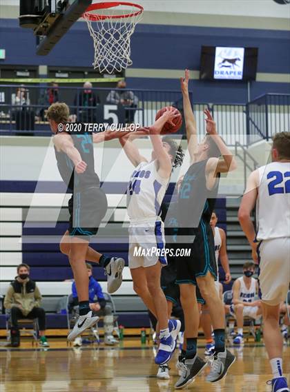 Thumbnail 3 in Farmington vs. Pleasant Grove (CC Winter Invitational) photogallery.