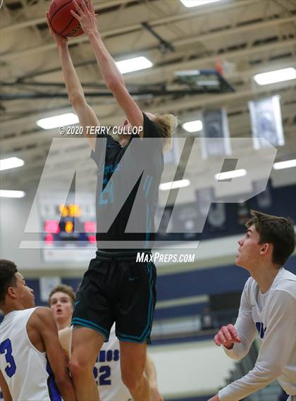 Thumbnail 2 in Farmington vs. Pleasant Grove (CC Winter Invitational) photogallery.