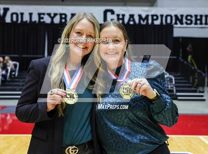 Thumbnail 1 in Blum vs. Harrold (UIL 1A Volleyball Final Medal Ceremony) photogallery.