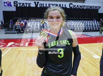 Thumbnail 1 in Blum vs. Harrold (UIL 1A Volleyball Final Medal Ceremony) photogallery.
