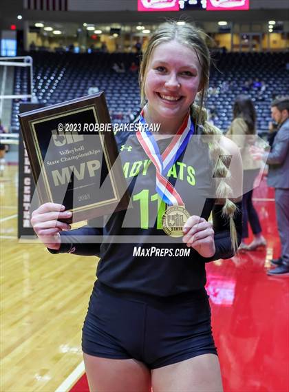 Thumbnail 3 in Blum vs. Harrold (UIL 1A Volleyball Final Medal Ceremony) photogallery.