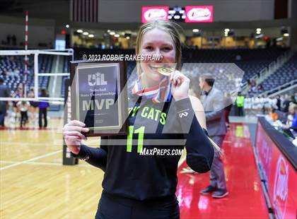 Thumbnail 1 in Blum vs. Harrold (UIL 1A Volleyball Final Medal Ceremony) photogallery.