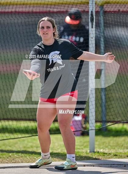 Thumbnail 2 in Spartan Relays (Discus) photogallery.