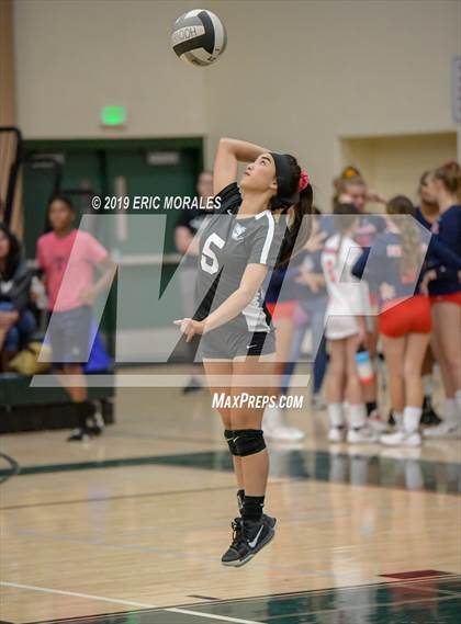 Thumbnail 3 in Hoover vs Hanford (Patriot Varsity Tournament) photogallery.
