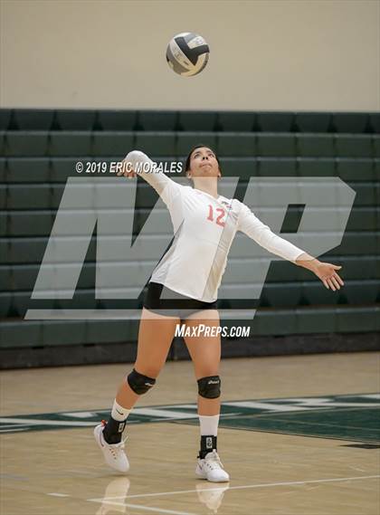 Thumbnail 1 in Hoover vs Hanford (Patriot Varsity Tournament) photogallery.