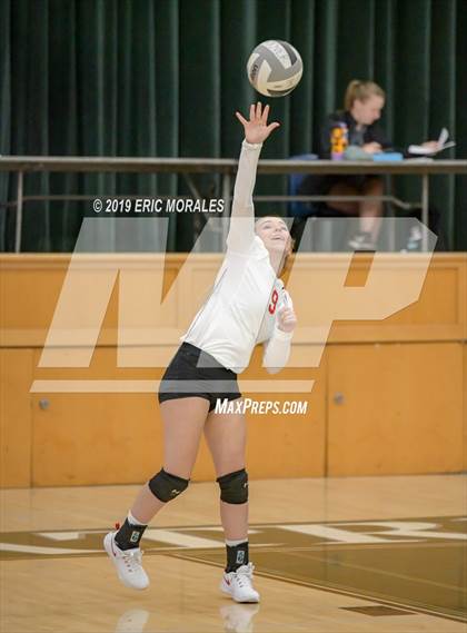 Thumbnail 2 in Hoover vs Hanford (Patriot Varsity Tournament) photogallery.