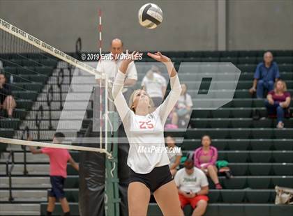 Thumbnail 3 in Hoover vs Hanford (Patriot Varsity Tournament) photogallery.