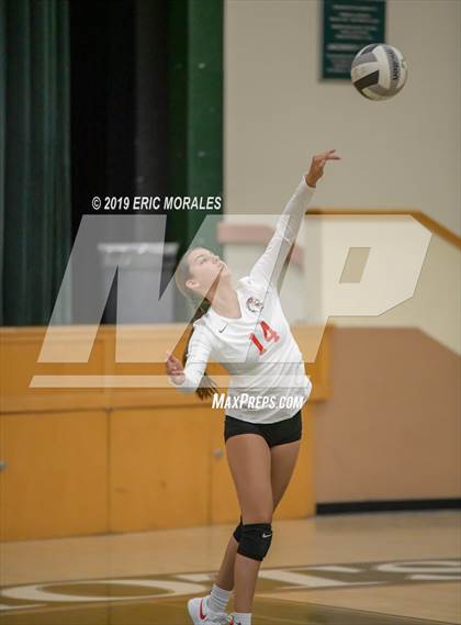 Thumbnail 3 in Hoover vs Hanford (Patriot Varsity Tournament) photogallery.