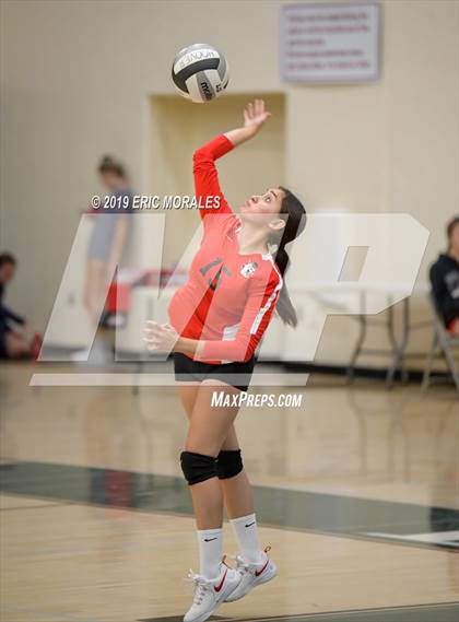 Thumbnail 2 in Hoover vs Hanford (Patriot Varsity Tournament) photogallery.