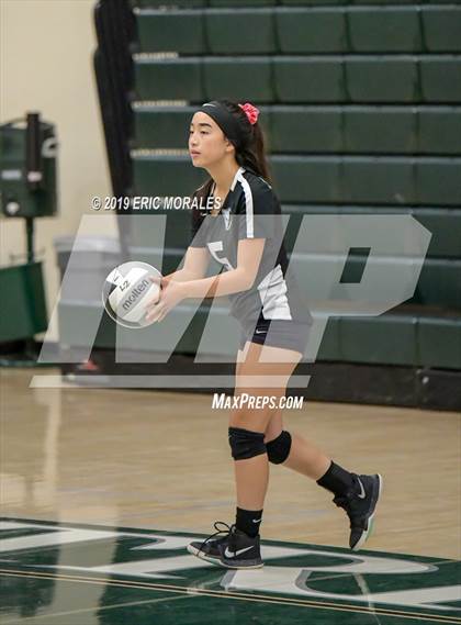 Thumbnail 1 in Hoover vs Hanford (Patriot Varsity Tournament) photogallery.