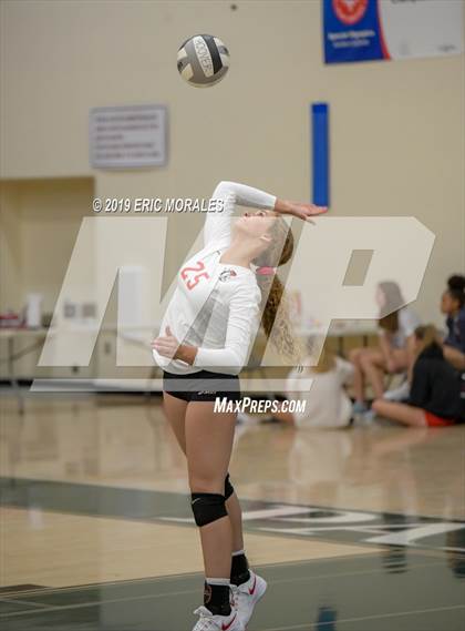 Thumbnail 1 in Hoover vs Hanford (Patriot Varsity Tournament) photogallery.