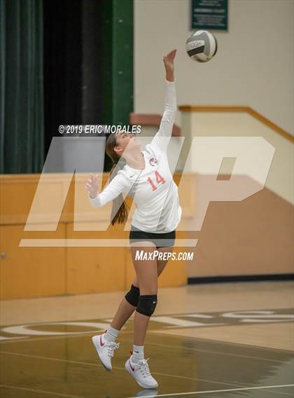 Thumbnail 3 in Hoover vs Hanford (Patriot Varsity Tournament) photogallery.
