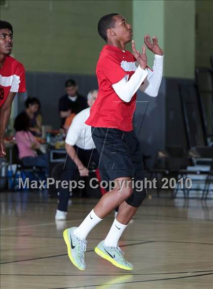 Thumbnail 1 in Eagle Rock vs. Westchester (CIF LA City Section D2 Final) photogallery.
