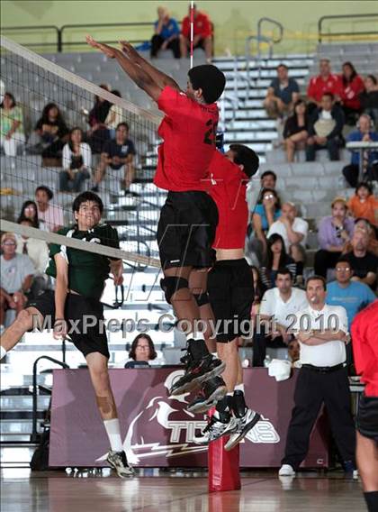 Thumbnail 3 in Eagle Rock vs. Westchester (CIF LA City Section D2 Final) photogallery.