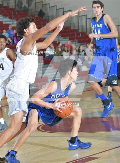 Thumbnail 2 in Archbishop Mitty vs. Pleasant Grove (Rancho Mirage Holiday Invitational) photogallery.