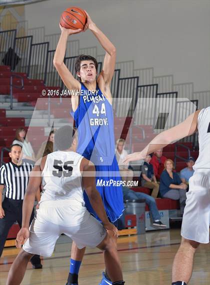 Thumbnail 3 in Archbishop Mitty vs. Pleasant Grove (Rancho Mirage Holiday Invitational) photogallery.