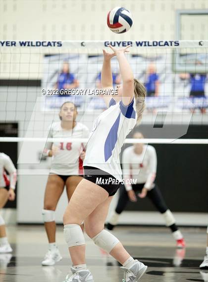 Thumbnail 3 in Braswell vs Guyer photogallery.