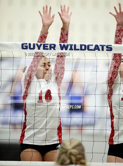 Thumbnail 3 in Braswell vs Guyer photogallery.