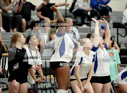Thumbnail 3 in Braswell vs Guyer photogallery.