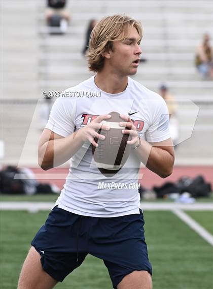 Thumbnail 2 in Tesoro vs. Ayala (Surf City Passing Tournament) photogallery.