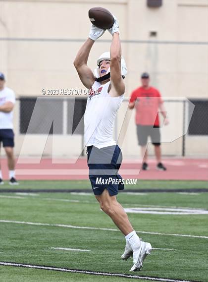 Thumbnail 2 in Tesoro vs. Ayala (Surf City Passing Tournament) photogallery.