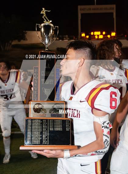 Thumbnail 3 in Garfield  vs. Roosevelt (East Los Angeles Classic) photogallery.
