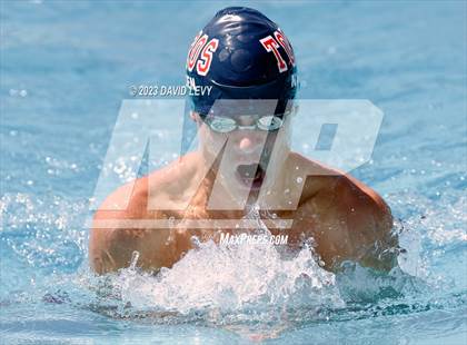 Thumbnail 3 in Wolves Invitational photogallery.