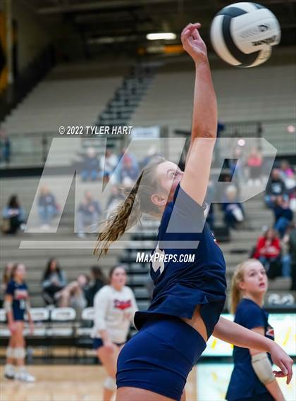 Thumbnail 2 in Terre Haute North Vigo vs. Brownsburg (IHSAA 4A Sectional Semifinal) photogallery.