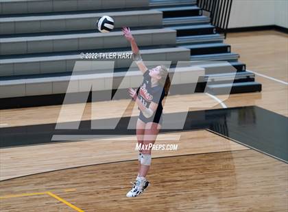 Thumbnail 1 in Terre Haute North Vigo vs. Brownsburg (IHSAA 4A Sectional Semifinal) photogallery.
