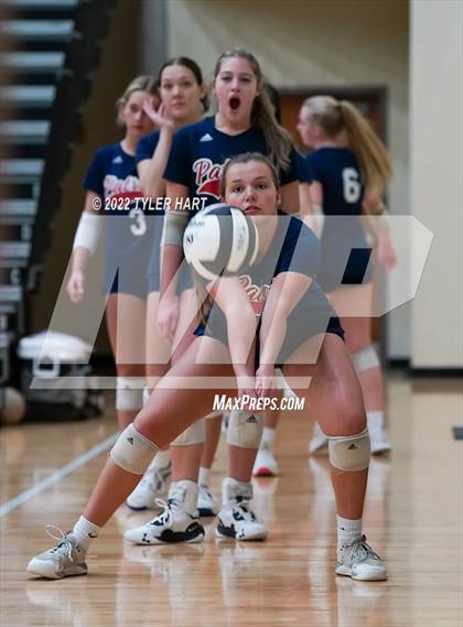 Thumbnail 1 in Terre Haute North Vigo vs. Brownsburg (IHSAA 4A Sectional Semifinal) photogallery.