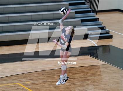 Thumbnail 3 in Terre Haute North Vigo vs. Brownsburg (IHSAA 4A Sectional Semifinal) photogallery.