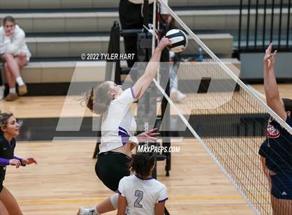 Thumbnail 2 in Terre Haute North Vigo vs. Brownsburg (IHSAA 4A Sectional Semifinal) photogallery.