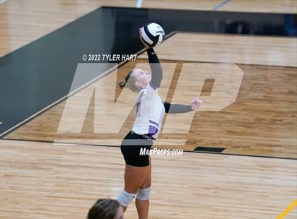 Thumbnail 3 in Terre Haute North Vigo vs. Brownsburg (IHSAA 4A Sectional Semifinal) photogallery.