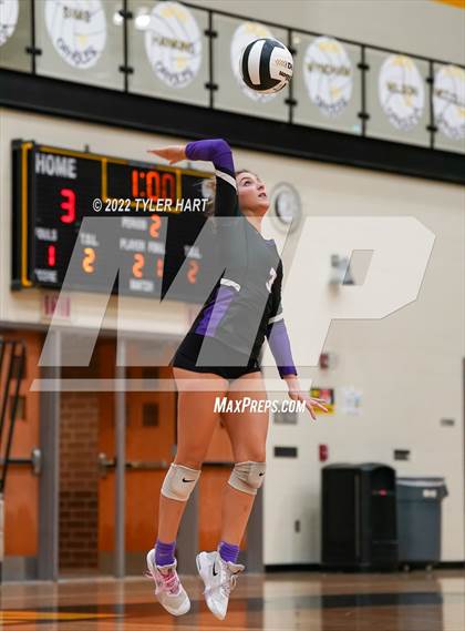 Thumbnail 3 in Terre Haute North Vigo vs. Brownsburg (IHSAA 4A Sectional Semifinal) photogallery.