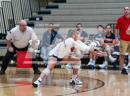 Thumbnail 2 in Terre Haute North Vigo vs. Brownsburg (IHSAA 4A Sectional Semifinal) photogallery.