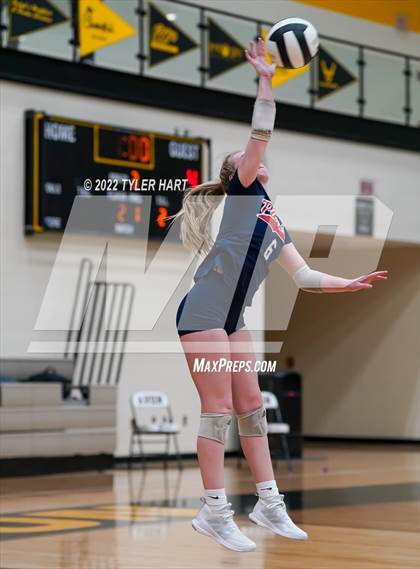 Thumbnail 3 in Terre Haute North Vigo vs. Brownsburg (IHSAA 4A Sectional Semifinal) photogallery.