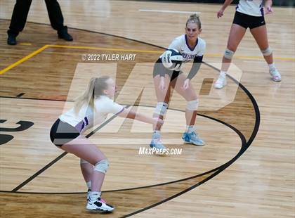 Thumbnail 3 in Terre Haute North Vigo vs. Brownsburg (IHSAA 4A Sectional Semifinal) photogallery.