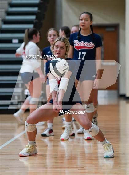 Thumbnail 3 in Terre Haute North Vigo vs. Brownsburg (IHSAA 4A Sectional Semifinal) photogallery.