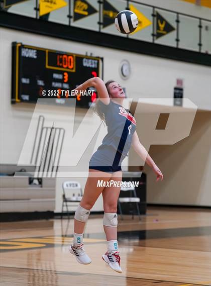 Thumbnail 3 in Terre Haute North Vigo vs. Brownsburg (IHSAA 4A Sectional Semifinal) photogallery.