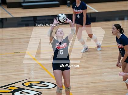 Thumbnail 1 in Terre Haute North Vigo vs. Brownsburg (IHSAA 4A Sectional Semifinal) photogallery.