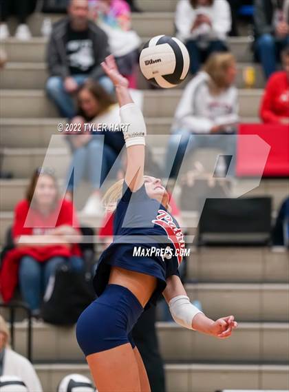 Thumbnail 1 in Terre Haute North Vigo vs. Brownsburg (IHSAA 4A Sectional Semifinal) photogallery.