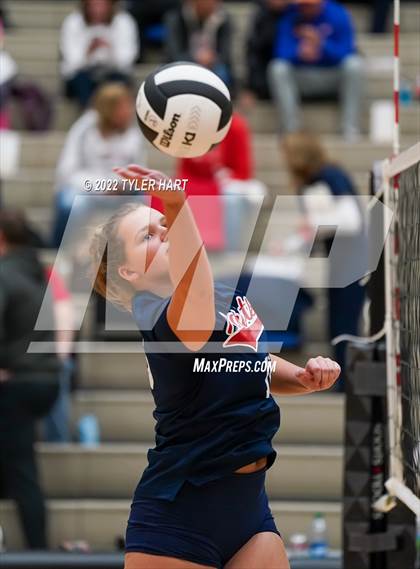 Thumbnail 3 in Terre Haute North Vigo vs. Brownsburg (IHSAA 4A Sectional Semifinal) photogallery.