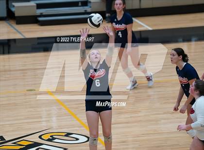 Thumbnail 2 in Terre Haute North Vigo vs. Brownsburg (IHSAA 4A Sectional Semifinal) photogallery.