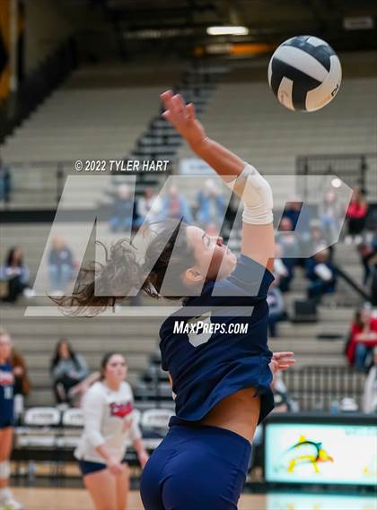 Thumbnail 2 in Terre Haute North Vigo vs. Brownsburg (IHSAA 4A Sectional Semifinal) photogallery.