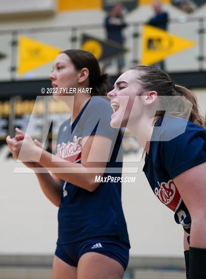 Thumbnail 3 in Terre Haute North Vigo vs. Brownsburg (IHSAA 4A Sectional Semifinal) photogallery.