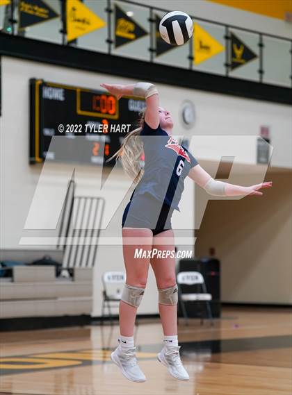 Thumbnail 2 in Terre Haute North Vigo vs. Brownsburg (IHSAA 4A Sectional Semifinal) photogallery.