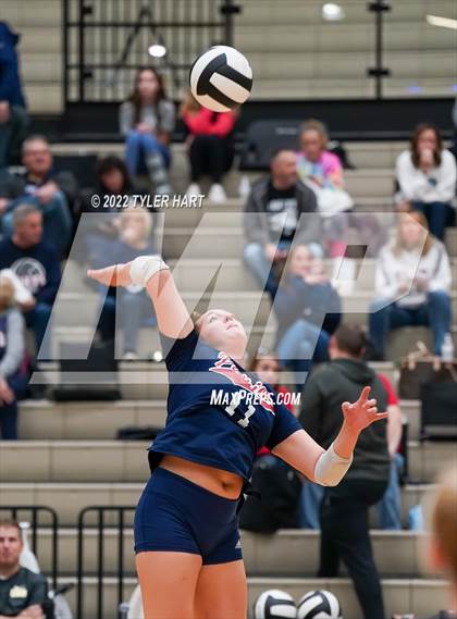 Thumbnail 3 in Terre Haute North Vigo vs. Brownsburg (IHSAA 4A Sectional Semifinal) photogallery.