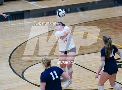 Thumbnail 1 in Terre Haute North Vigo vs. Brownsburg (IHSAA 4A Sectional Semifinal) photogallery.